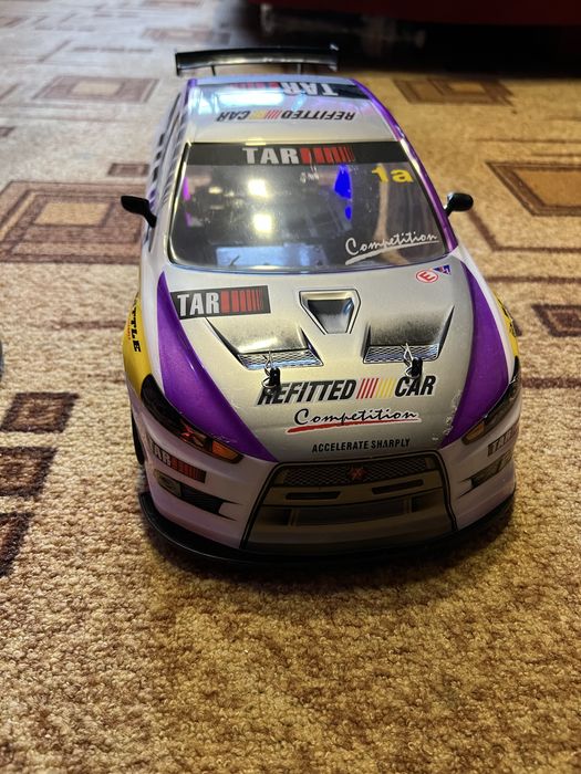 Продам машинку на радіокеруванні