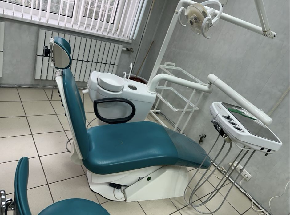 Продається стоматологічна установка б/в Chiradenta 800 basic