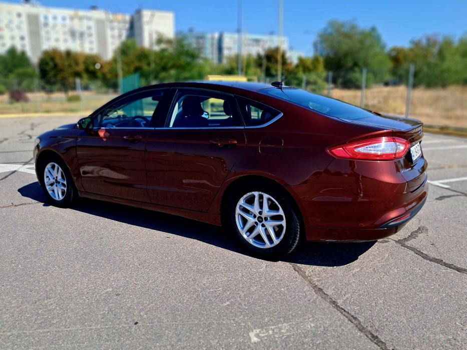Ford Fusion SE 2015