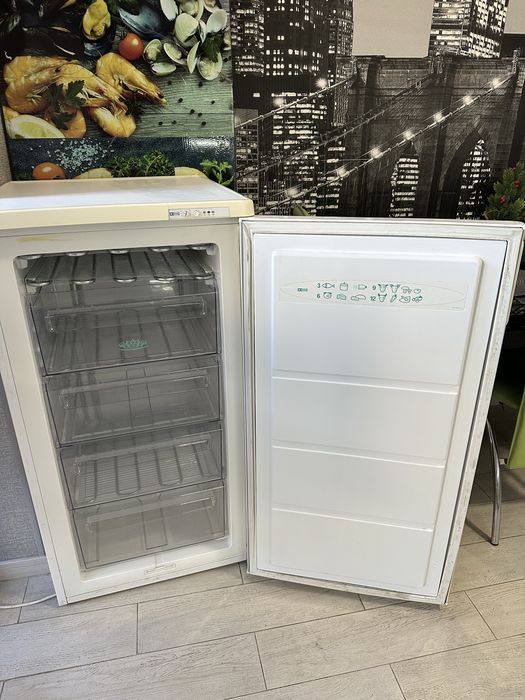 Продам морозильную камеру