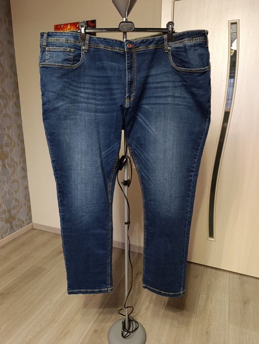 Стрейчеві джинси  дуже великого розміру 60+