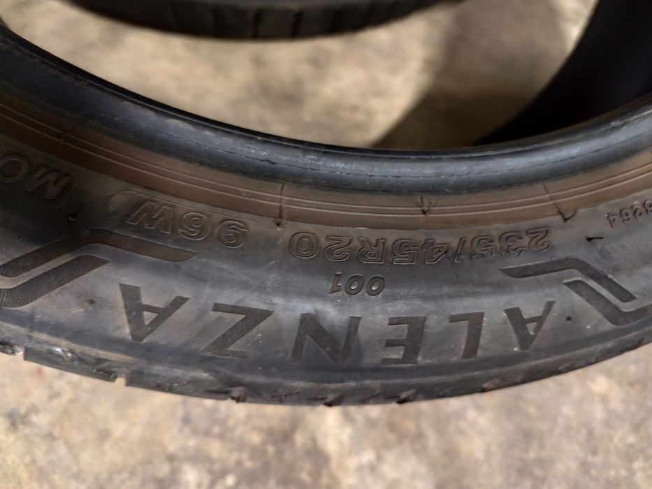 Pneus 235/45r20 Bridgestone Alenza ocasião