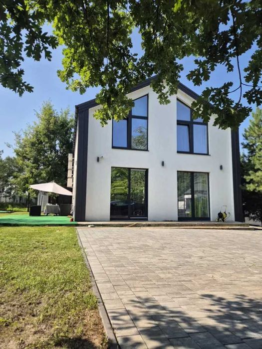 Продаж нового будинку з ремонтом під Києвом!Сосновий ліс,озеро.