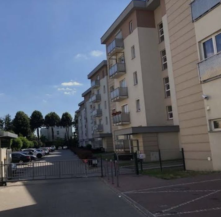 Wynajmę miejsce w hali garażowej Parkitka