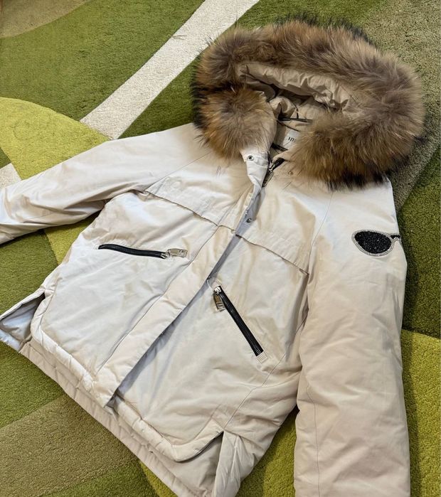 Куртка жіноча розмір М