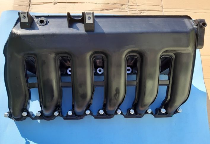 Colector coletor admissão Bmw 6 cilindros  E60 E61 X3 E83 X5 E53 E90 E91