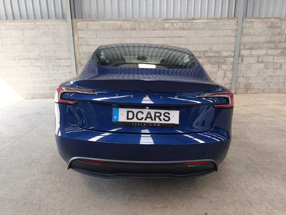 TESLA Model 3 - Tração Traseira