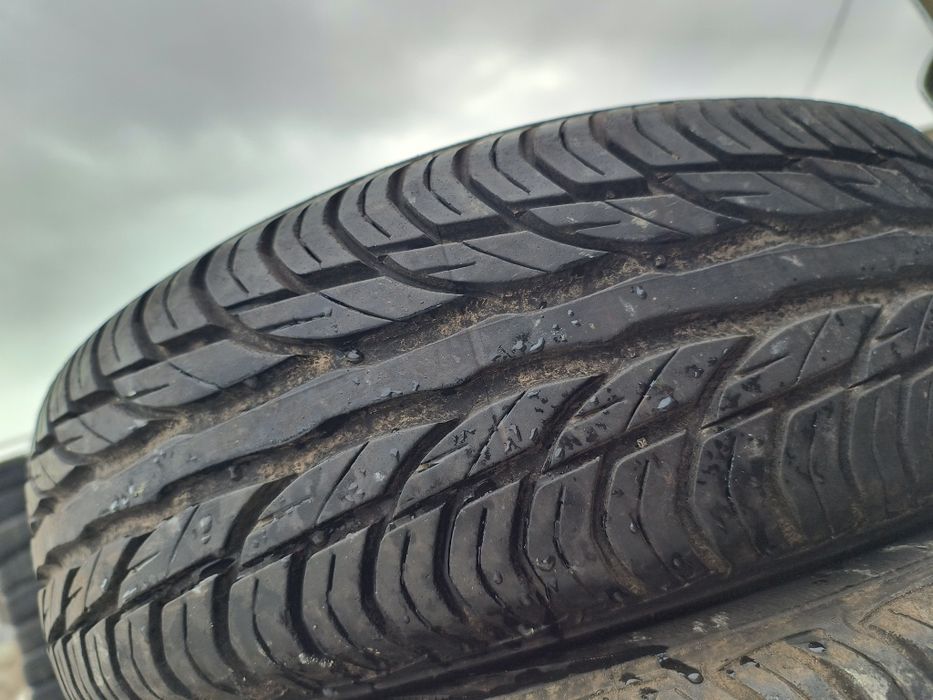 195/65R15 Uniroyal