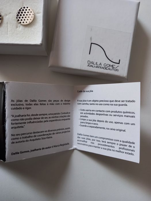 Dalila Gomes - Brincos prata oxidada