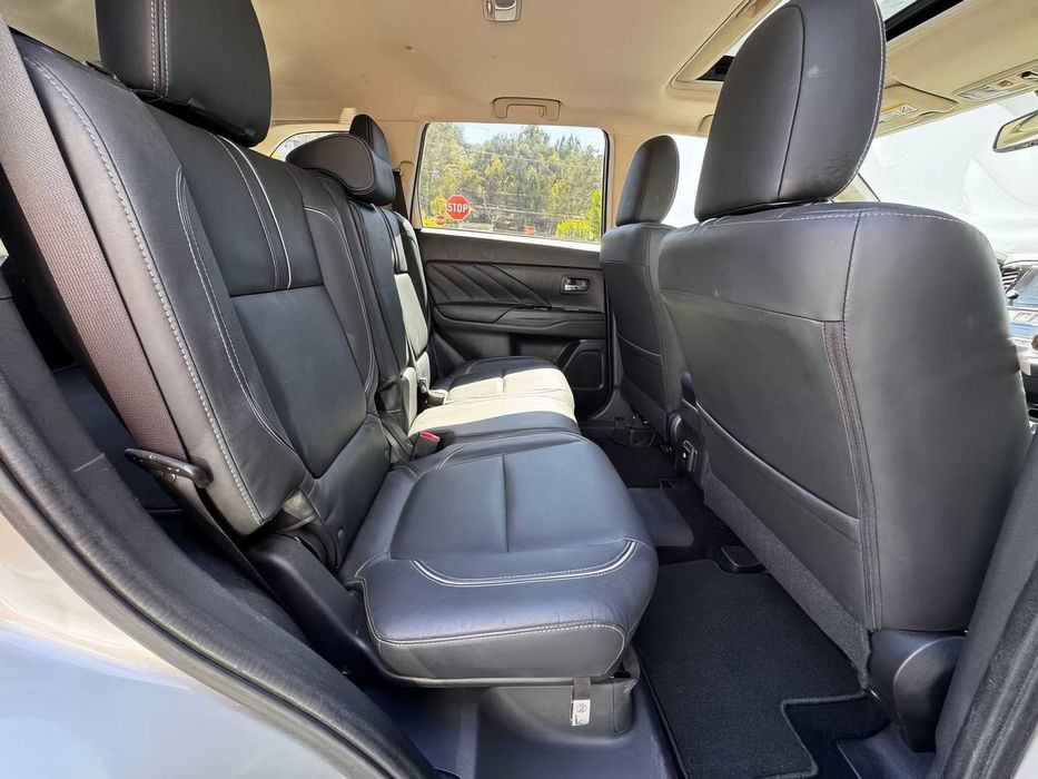 Mitsubishi Outlander      2018