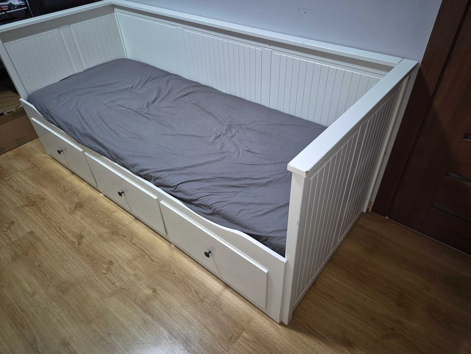 Łóżko Hemnes Ikea z materacem