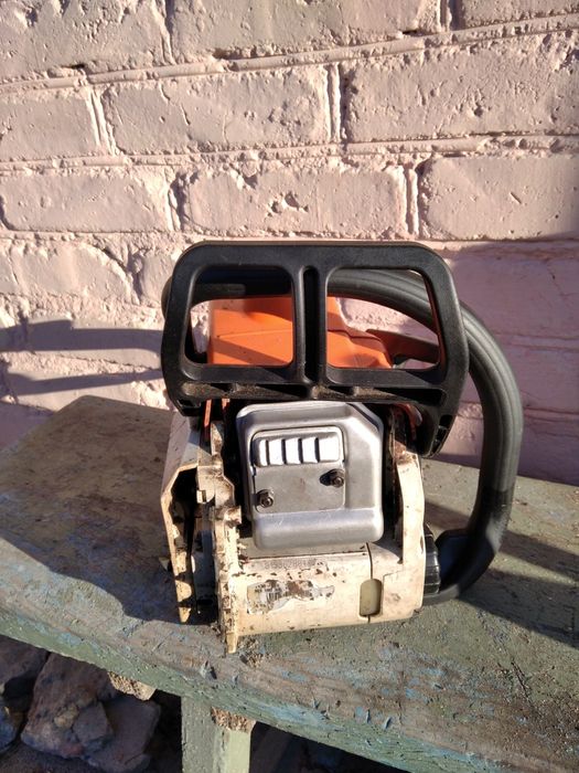 Продам бензопилу STIHL MS 180