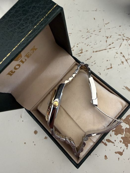 Rolex Date Just dourado e prateado