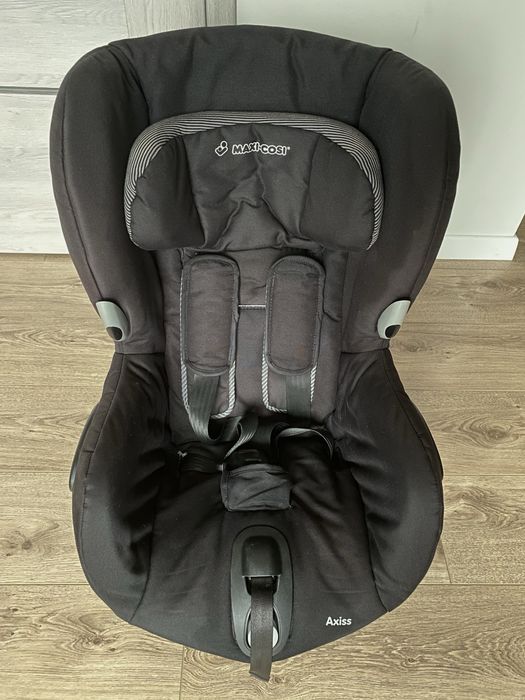 fotelik samochodowy obrotowy Maxi Cosi Axiss 9-18 kg czarny
