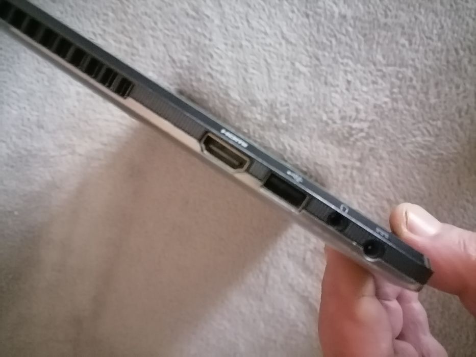 Fujitsu Stylistic WIN 10 AMD RADEON  i5 USB HDMI 4GB 128GB SSD LTE WIF