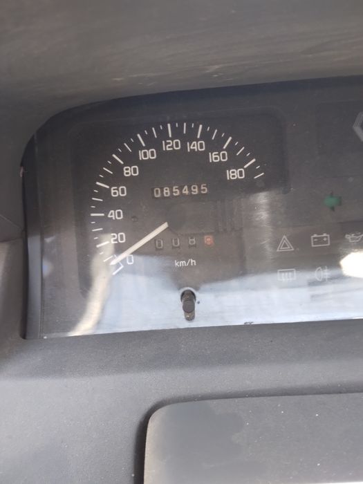 Renault clio 1100