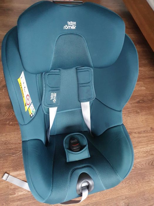 fotelik samochodowy dziecięcy Britax Romer Dualfix M obrotowy na obrotowej bazie