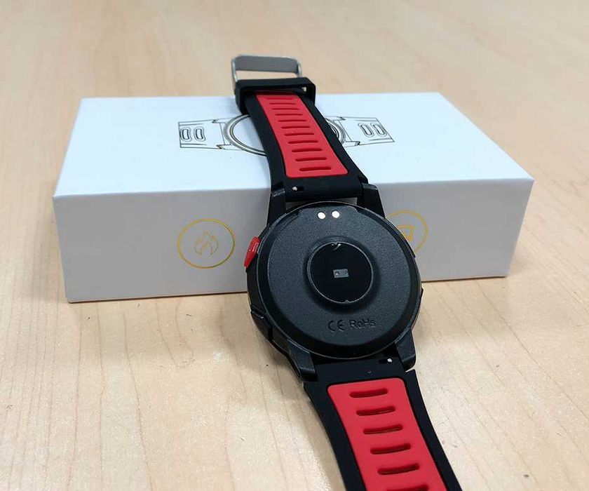 Smartwatch monitor de frequência cardíaca resistente a água.