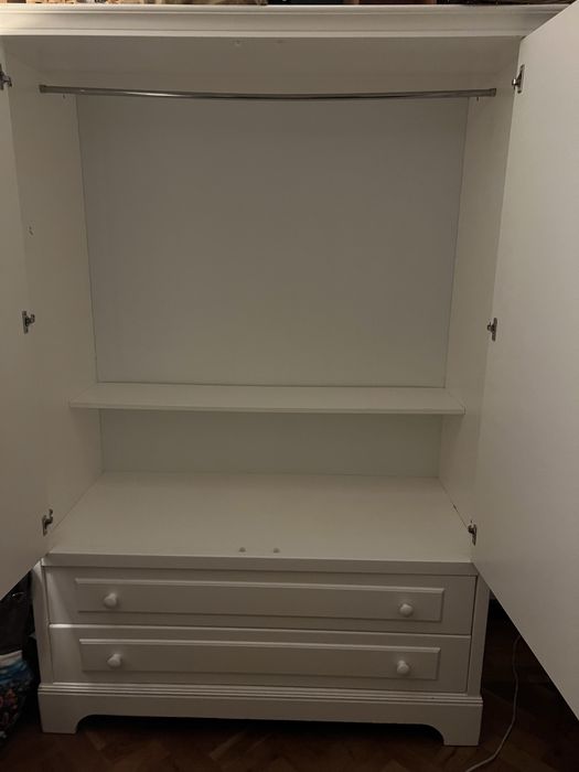 Roupeiro madeira 2 portas e 2 gavetas