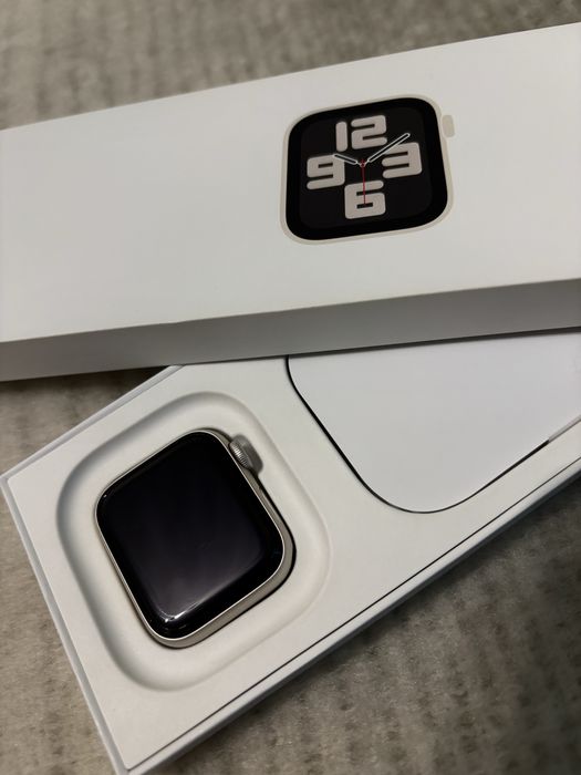 Apple Watch SE (Gen 2) 40mm Starlight