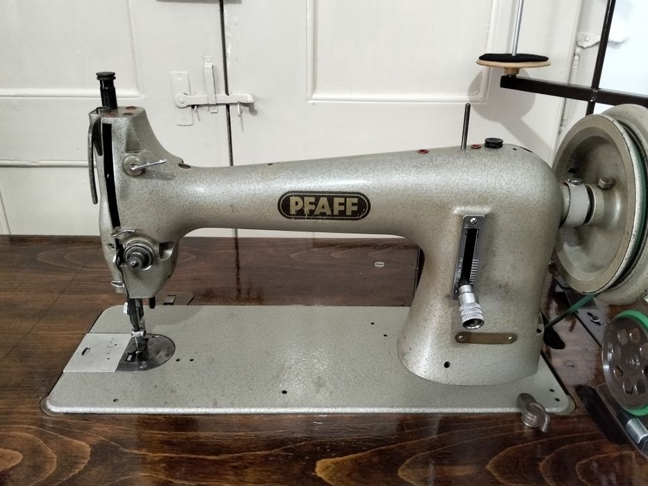 Máquina de costura ponto corrido Pfaff
