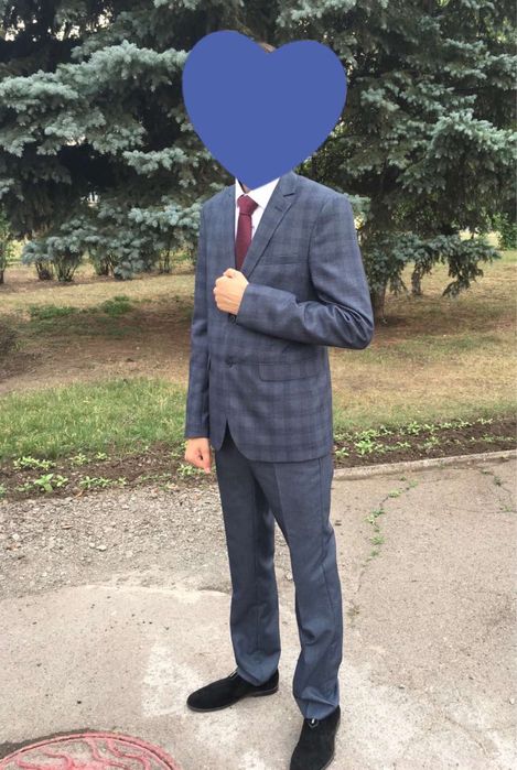 Чоловічий класичний костюм