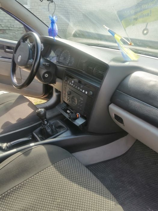 Продам Опель омега 2000р.с пробегом