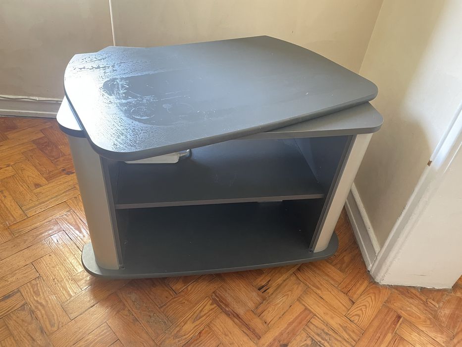 Vendo/Troco rack para tv ou aquario.