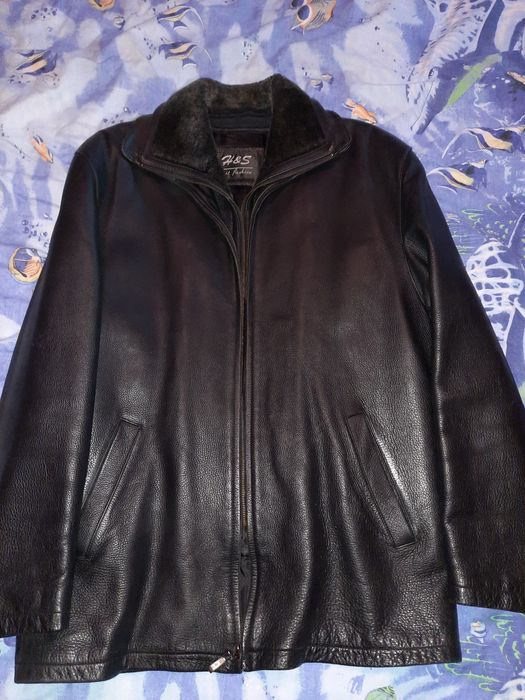 Кожана куртка мужска.