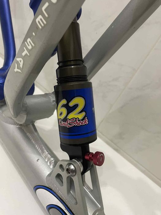 Vendo quadro cube xc com amortecedor