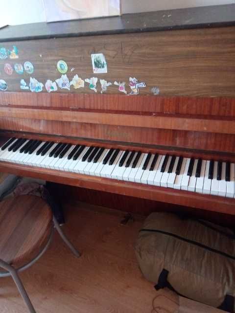 Pianino  za  bezcen