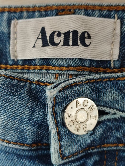 Acne. Spodnie jeansowe 27/32