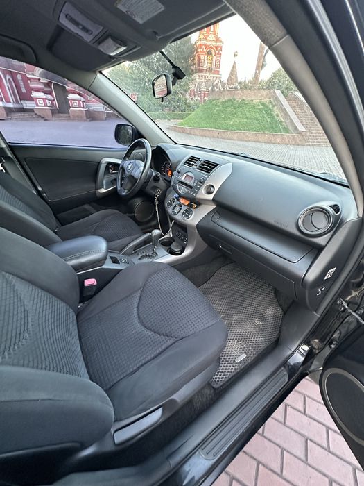 Продам Toyota RAV4 2007 2.0 бензин полный привод