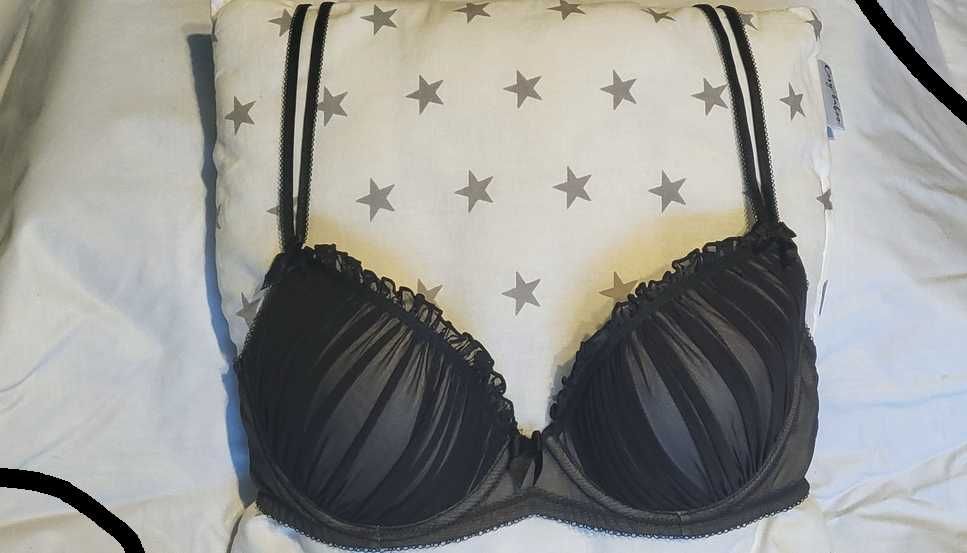 Stanik biustonosz H&M HM 70C 70 C kolor czarny pushup Bra HiM falbanki