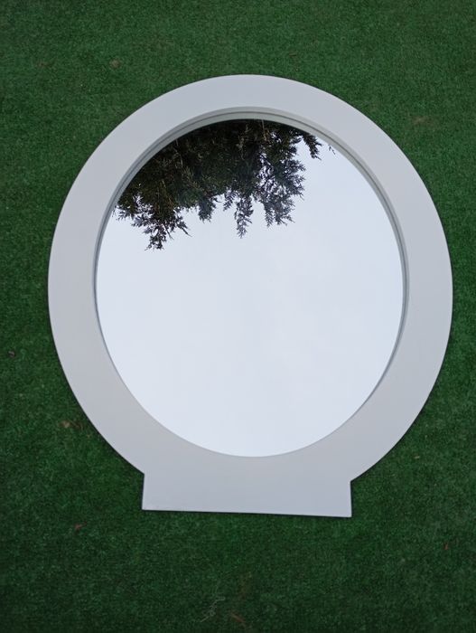 Owalne lustro od toaletki w białej ramie 52,5 x 45,5cm