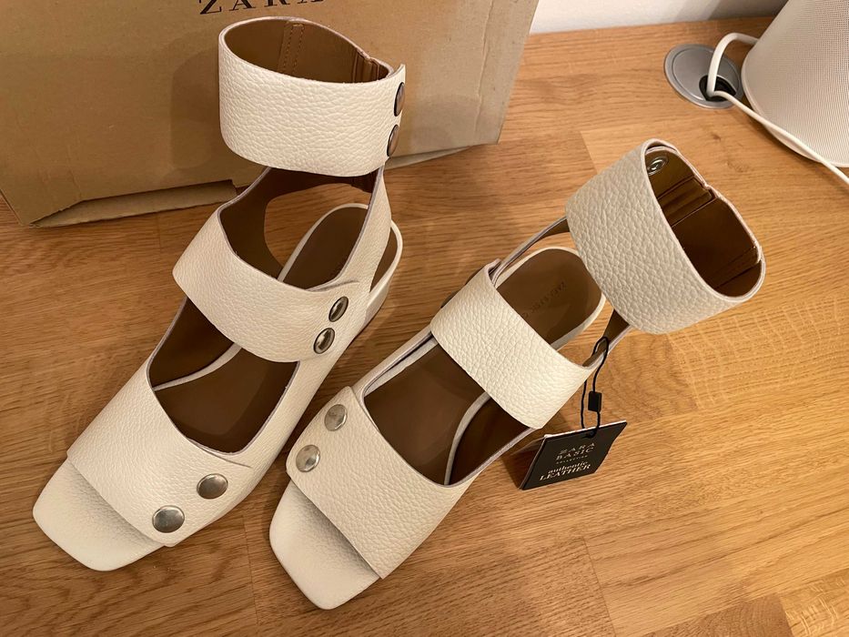 Sandálias Zara em Pele Texturada