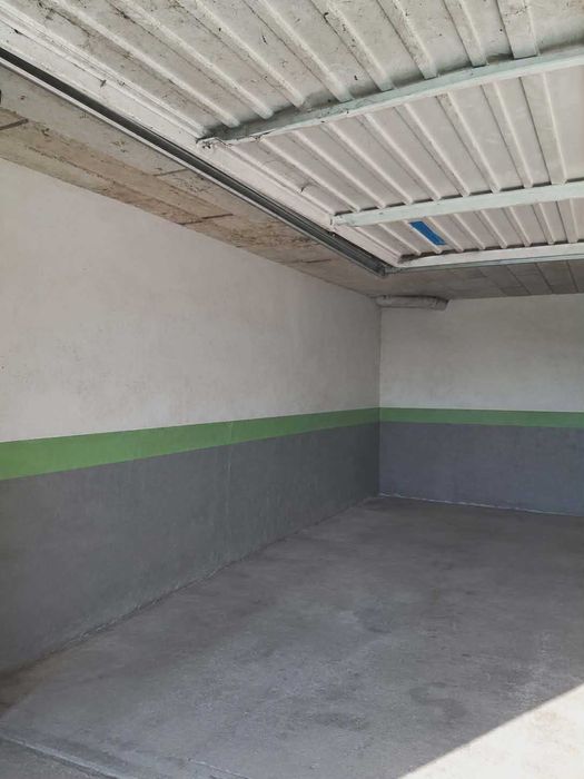Sprzedam garaż w bydynku mieszkalnym - Widok 2