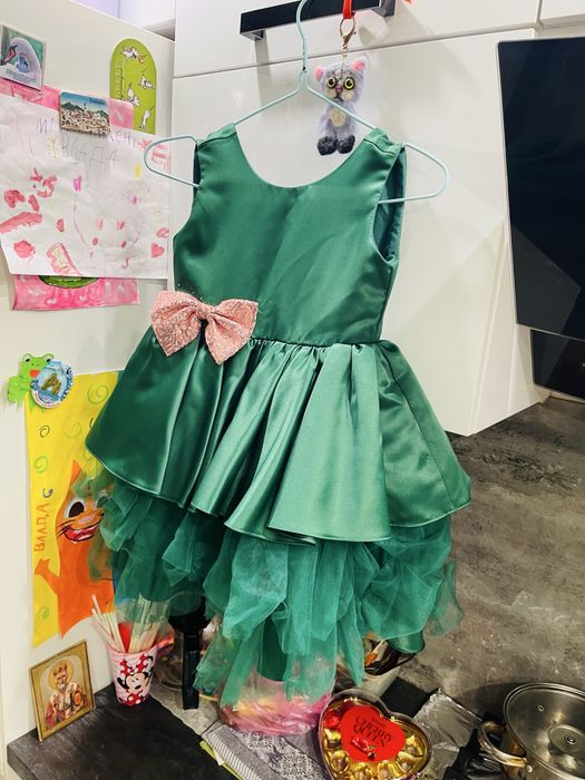 Святкова сукня для дівчинки