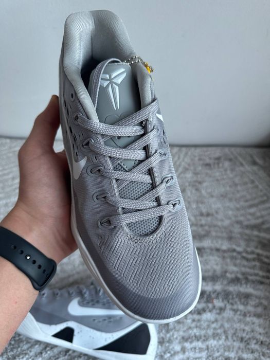 Баскетбольні кросівки Kobe 9