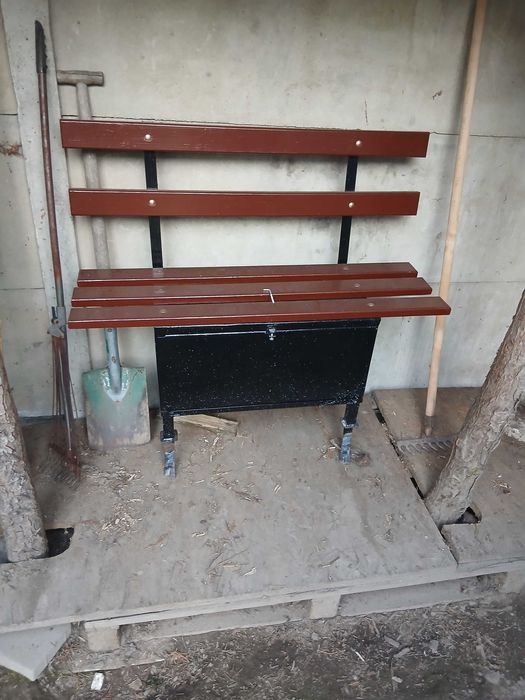 Ławka cmentarna  z zamykaniem nowa