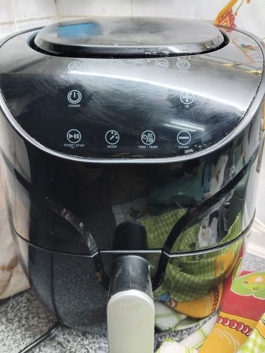 Air Fryer Qilive  preta