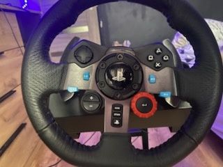 Kierownica Logitech g29 z shifterem padalami i stelażem