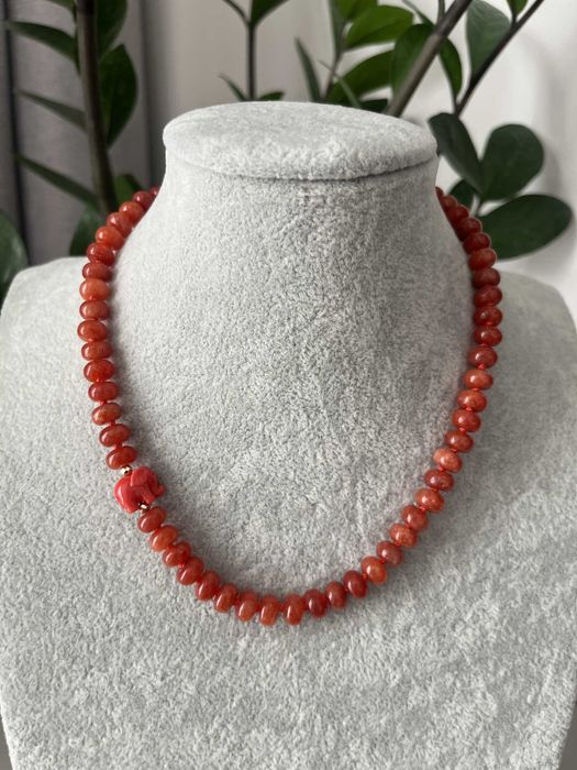Pomarańczowy naszyjnik choker z kamieni naturalnych ze słonikiem