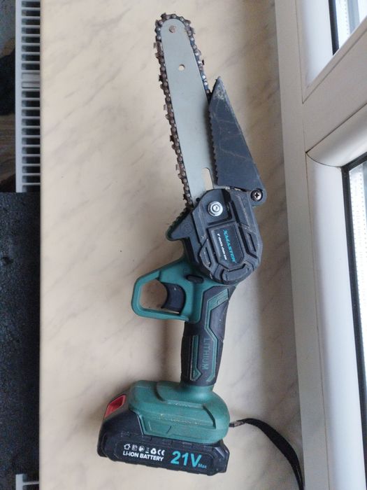 pilarka galeziowka uszkodzona