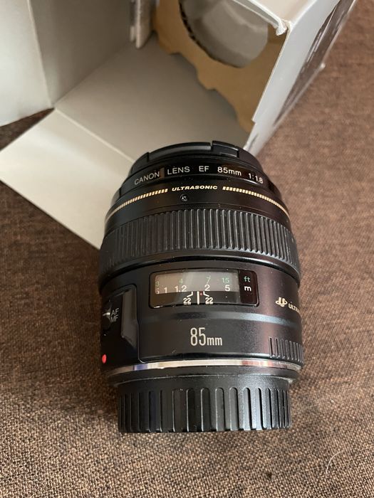 Обʼєктив Canon EF 85 mm f/1,8 USM