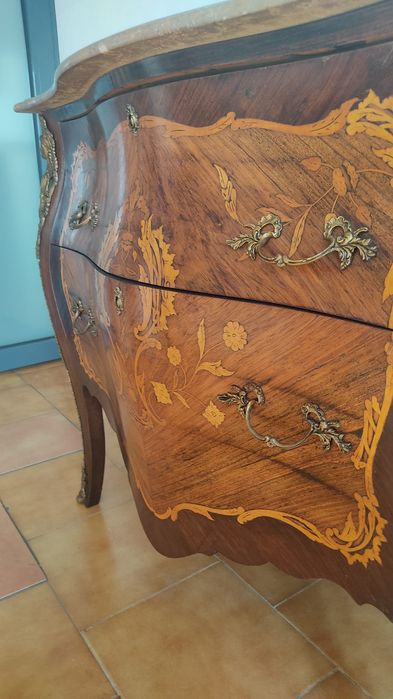 Cómoda de barriga, Bombe Luís XV em excelente estado conservação