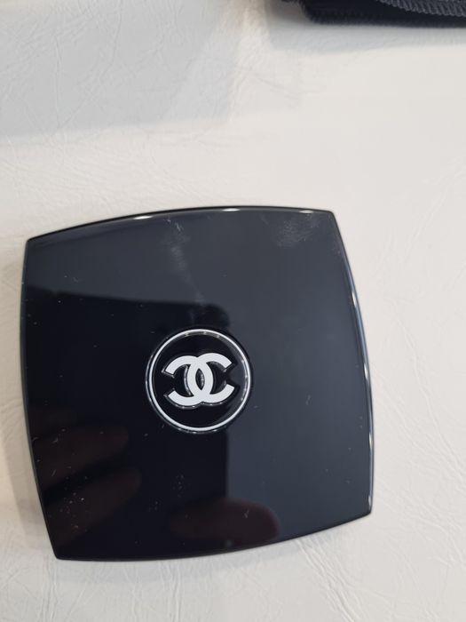 Пудра Chanel  universelle compacte 50