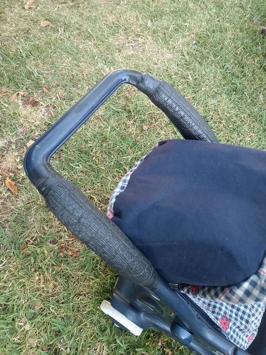 Carrinho de bebé de brincar