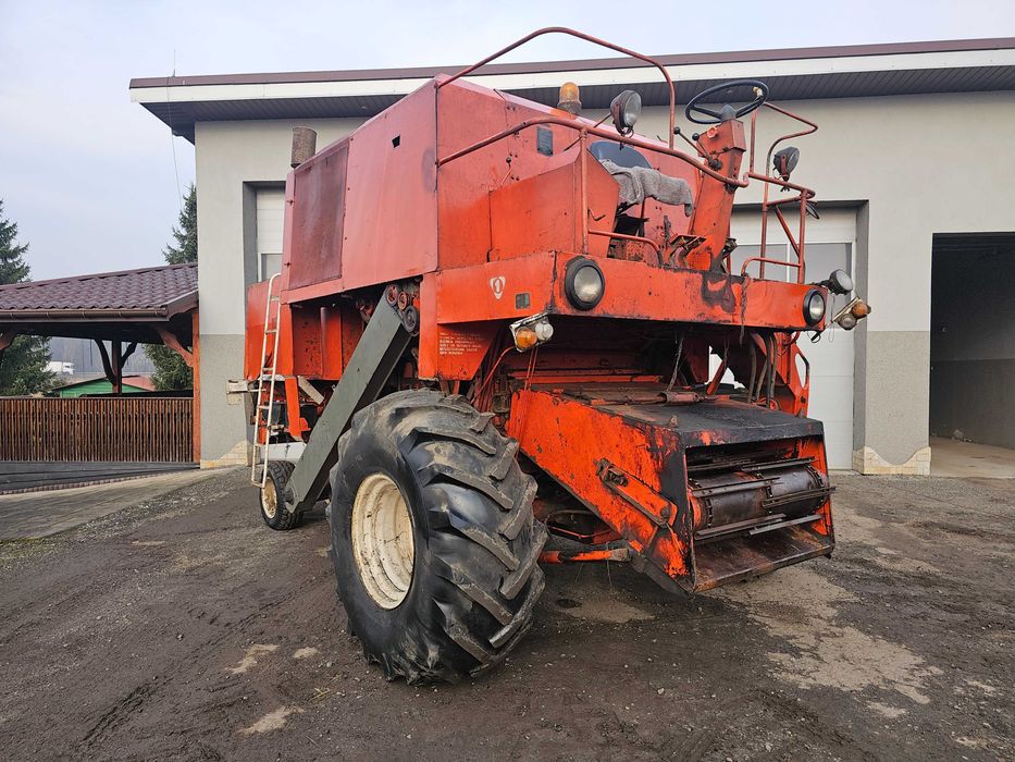 Kombajn zbożowy BIZON Z056 sieczkarnia silnik heder koła skrzynia