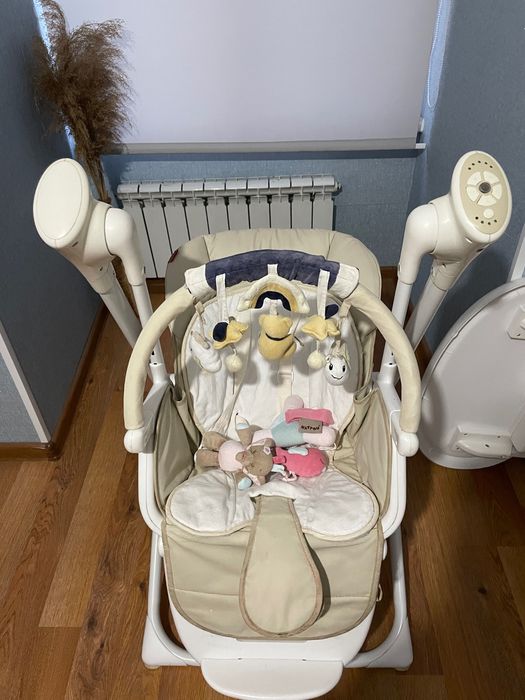 Стіл для годування